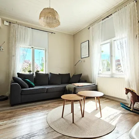 Idyllic Old - Air Conditioning, Free Parking شقة راوما