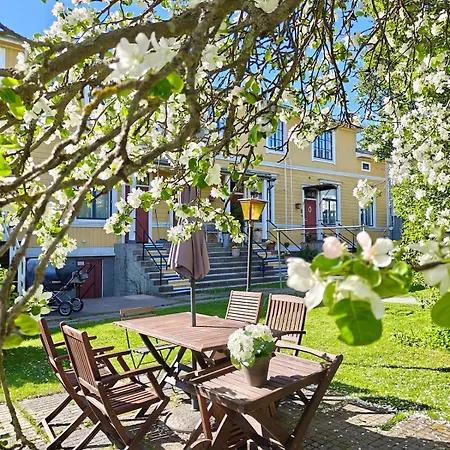Idyllic Old - Air Conditioning, Free Parking شقة *